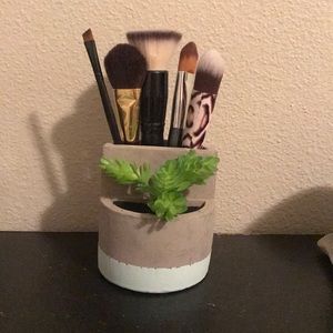 Desktop organizer